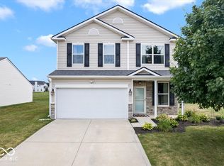 3371 Firethorn Dr, Whitestown, IN 46075