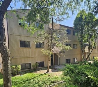 52 Oak Hill Colony APT 8, Fox Lake, IL, 60020