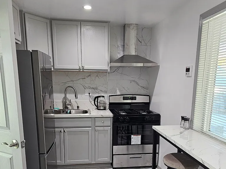 124 1/2 E 135th St #2 — Photo 3