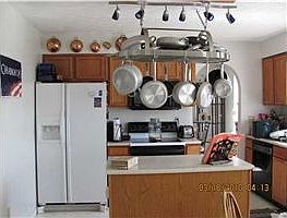 5th image of 367 Oak Village Dr