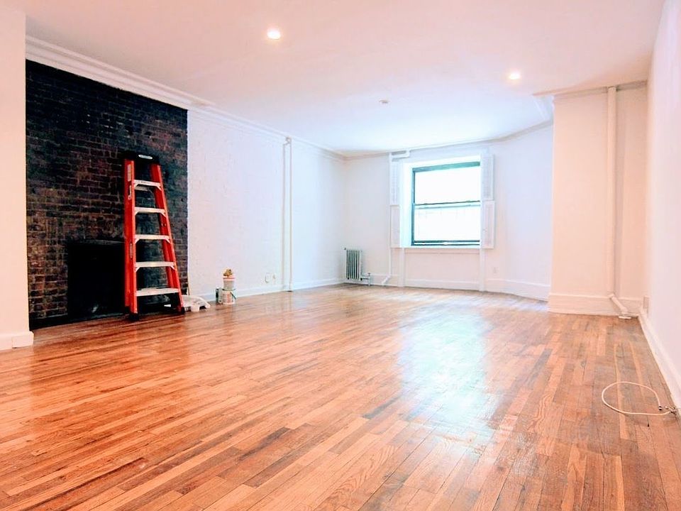 1st image of 55 W 70th St APT 1A