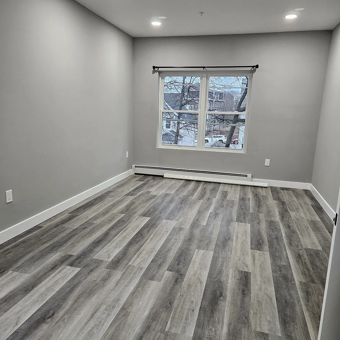 4 bed, 1500 sqft, $4,500 — Photo 4