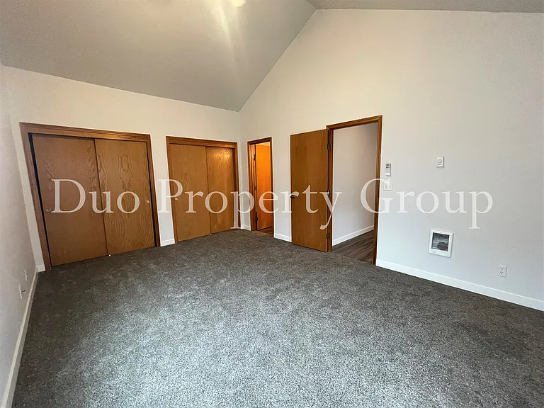 606 S 41st Ct — Photo 10
