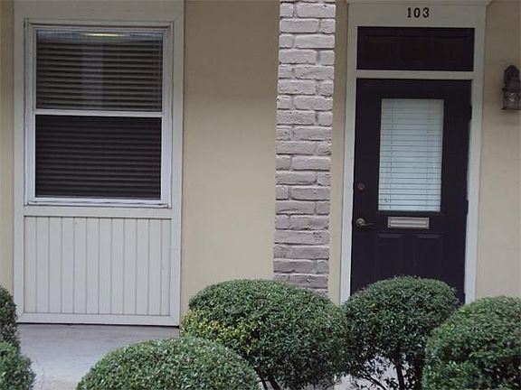 2nd image of 909 W Esplanade Ave Ste 101