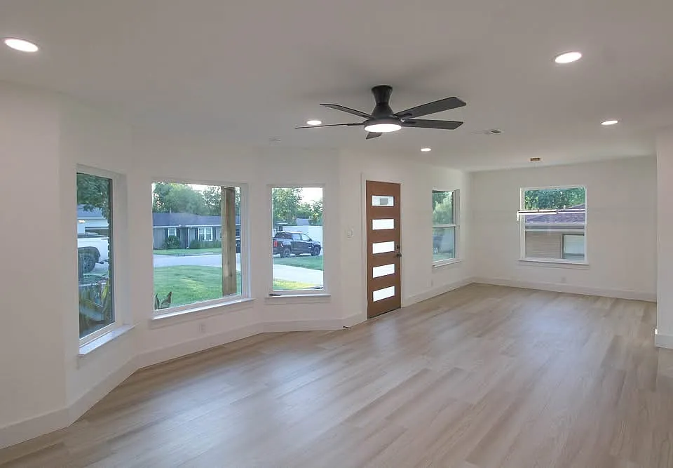 3 bed, 1238 sqft, $2,200 — Photo 4