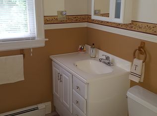 1928 Mendon Rd, Woonsocket, RI 02895