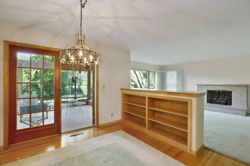 5233 Danens Dr Photo 1