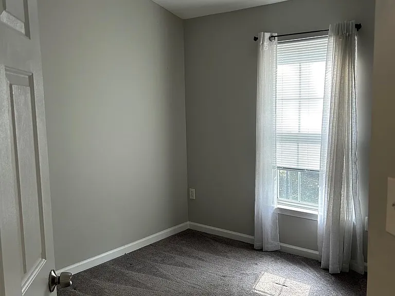 9602 Woodview Dr — Photo 17