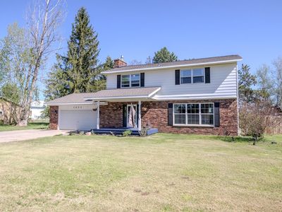 3832 Perimeter Dr, Traverse City, MI, 49685
