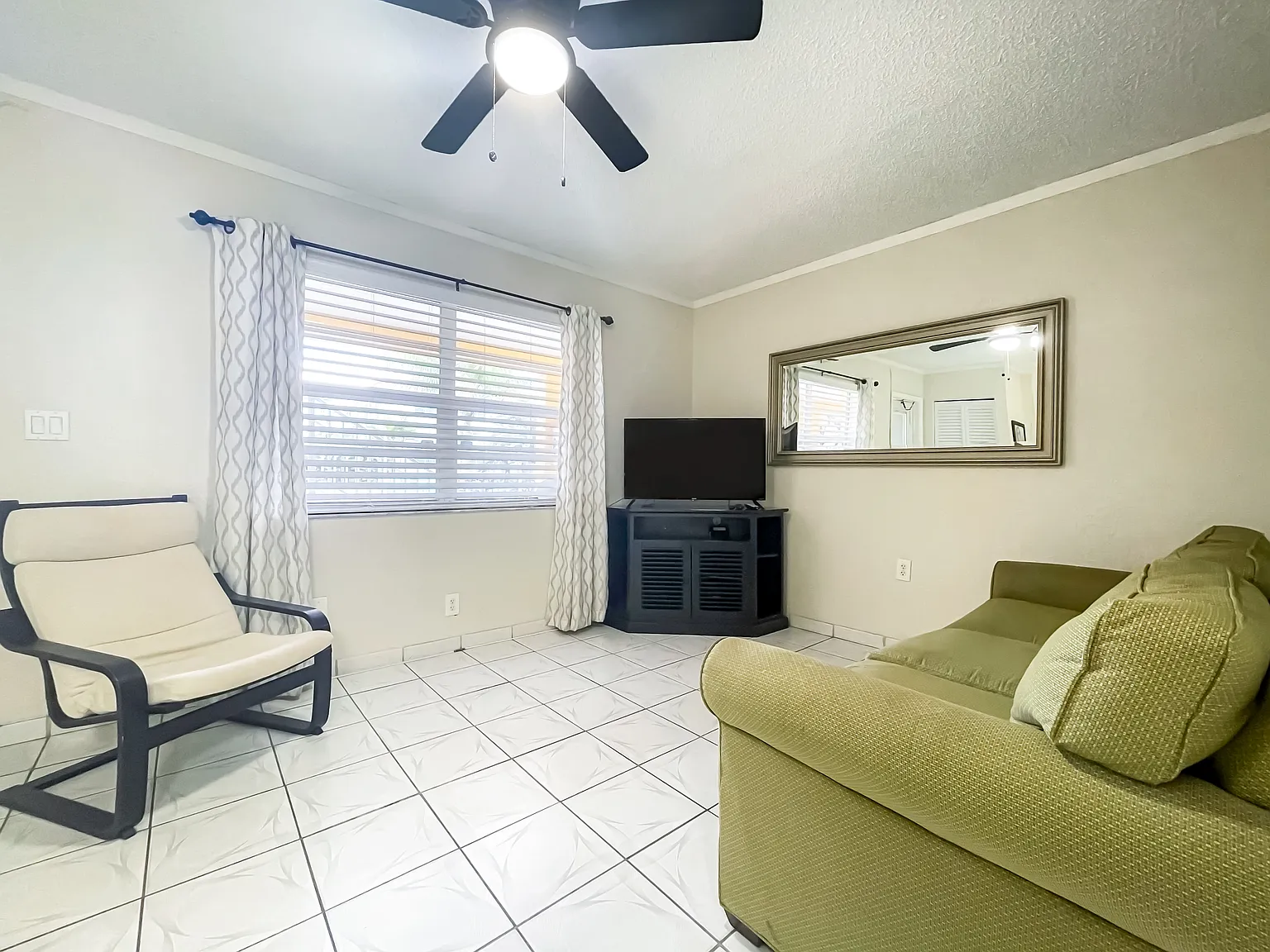1 bed, 750 sqft, $1,950 — Photo 3