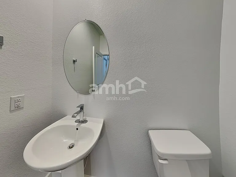 4215 W Saint Charles Ave — Photo 7
