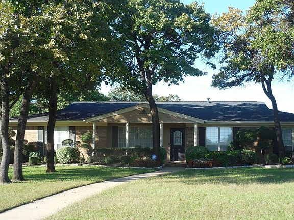 2nd image of 504 Colleyville Ter