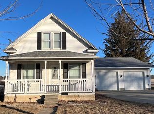 928 E Main St, New Hampton, IA 50659