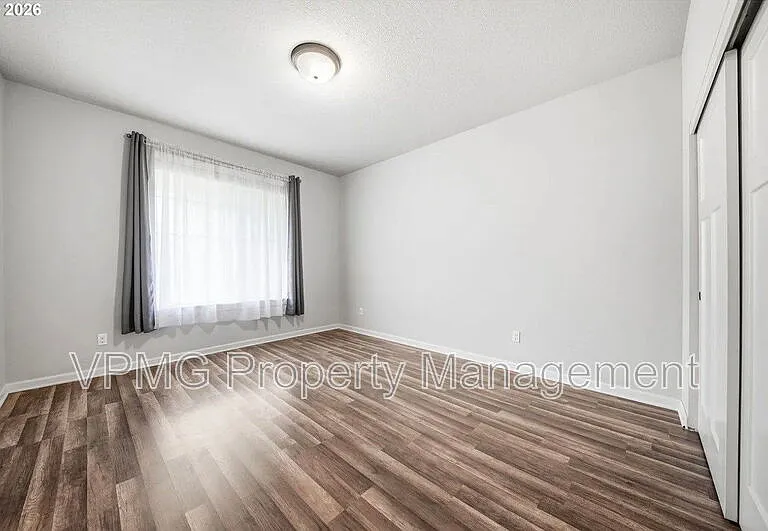 4704 NE 109th St — Photo 14