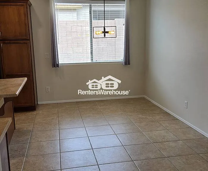 9609 N 181st Ln — Photo 5