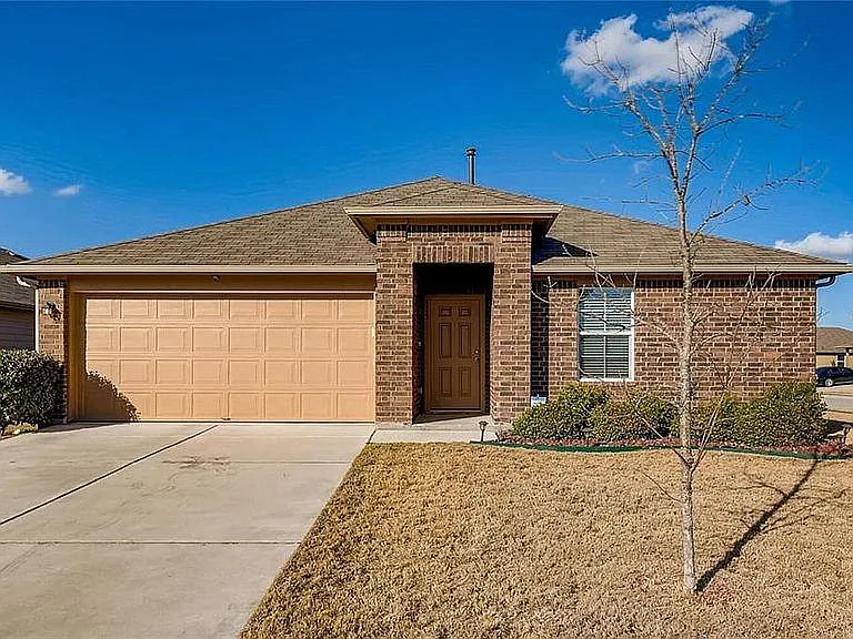 415 Camellia Dr — Photo 2