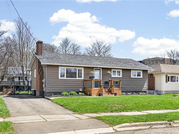 15 Bissett Ave, Moncton, NB E1E 2S8