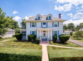 104 4th St, Radford, VA 24141