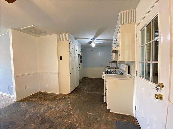 3rd image of 5218 Belton St
