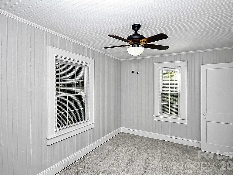 521 W 6th Ave — Photo 17
