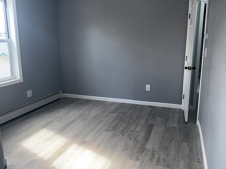 342 Bartlett St — Photo 8