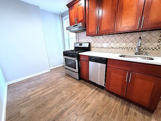 4th image of 30-36 49th St #1SS