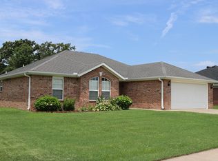 561 Steepro Dr, Centerton, AR 72719