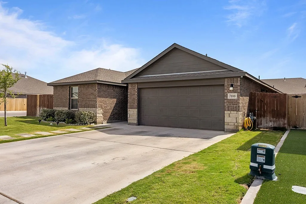 Building Photo - 7108 Red Canyon Rd