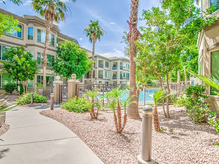 435 W Rio Salado Pkwy #208 — Photo 1