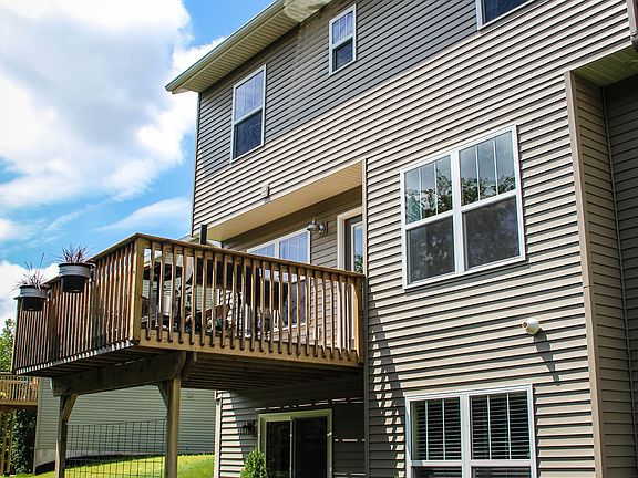 2nd image of 1285 Highland Hill Dr SE