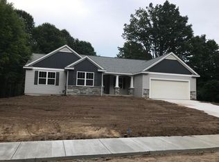 1070 Hawkins Ct, Kalamazoo, MI 49009