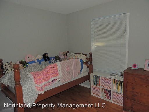 5th image of 415 Huron St