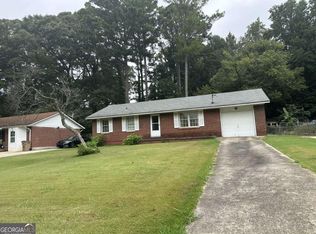 418 Cameo Dr, Riverdale, GA