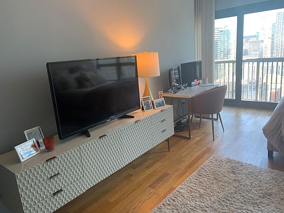 3rd image of 400 N Lasalle St #2703