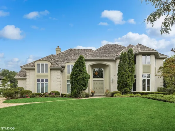 405 Ambriance Dr, Burr Ridge, IL 60527