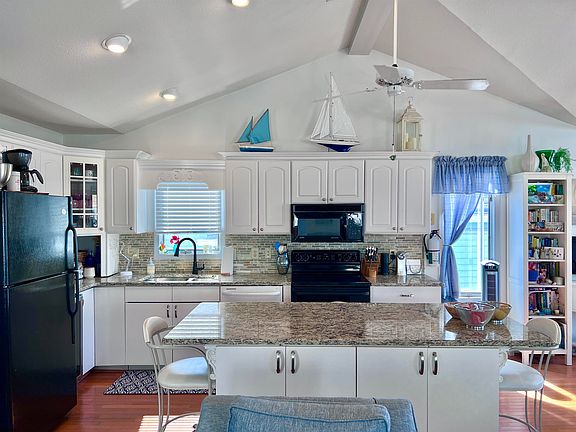 5th image of 2951 Asbury Ave #2