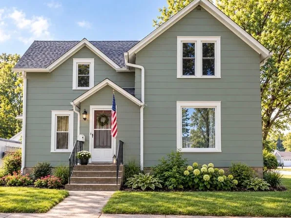 433 Clarence St, Fort Atkinson, WI 53538