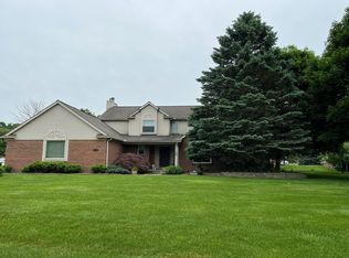 1038 Mountainside Dr, Lake Orion, MI 48362