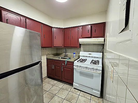 4th image of 40-40 77th St #3B