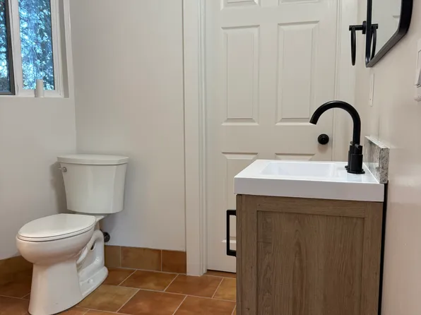 304 Cedar Ln #1, Redway, CA 95560
