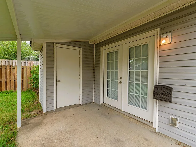 7010 Antilles Dr — Photo 32