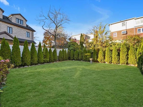 85-11 Eton Street image 19 of 20