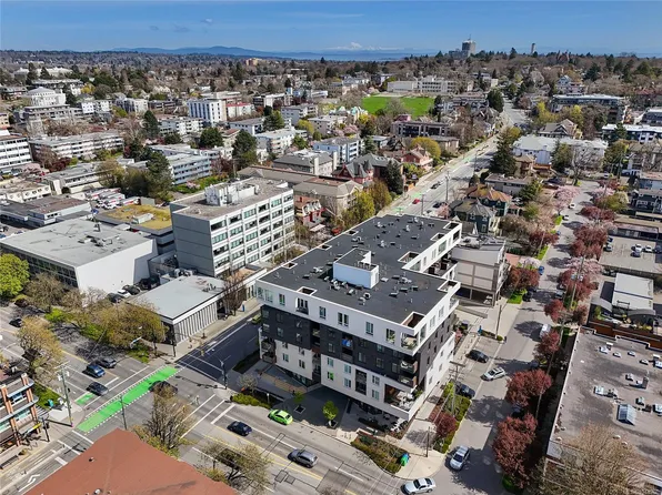 1033 Cook St #211, Victoria, BC V8V 3K9