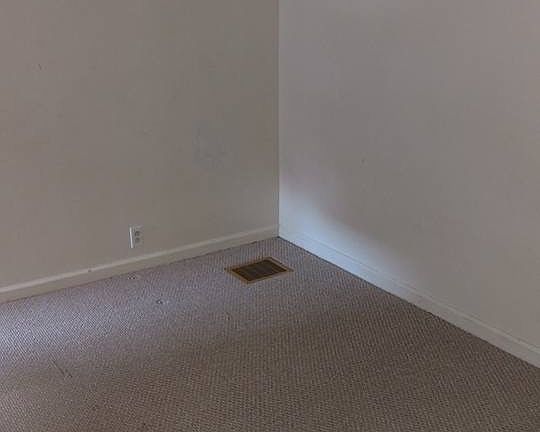 5th image of 810 N Townsend St APT 2