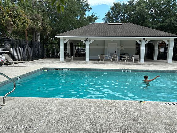 3rd image of 12311 KENSINGTON LAKES Drive #1605