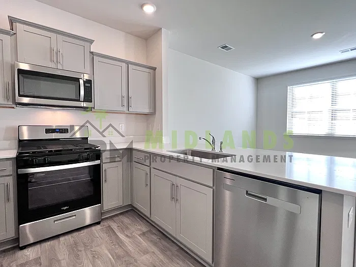 3 bed, 2.5 bath, 1418 sqft, $1,800 — Photo 4