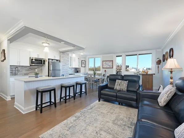 100 Manhattan Ave APT 803, Union City, NJ 07087