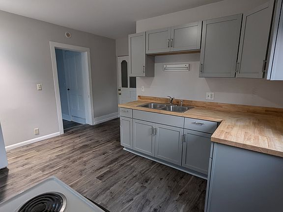 2nd image of 521 High St #2