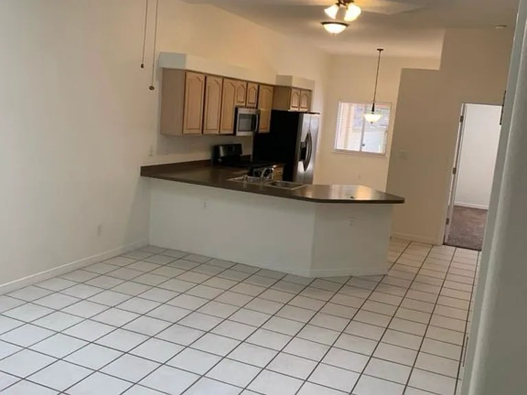 706 Indian Hollow Rd #B — Photo 4