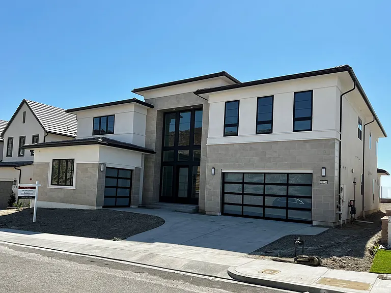 W Marlow Ln — Photo 1